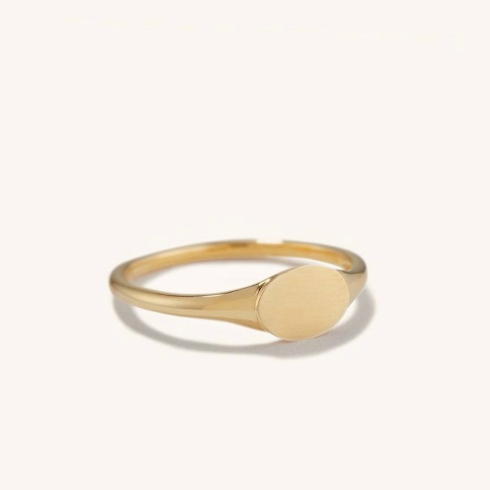 14k Gold Signet Ring - Picture 2 of 8